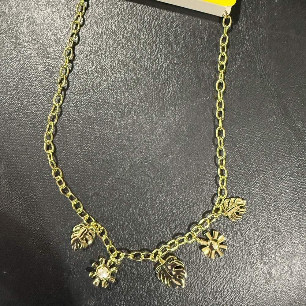 Kendra Scott Leigh Statement Charm Necklace - Gold NWT Leaf Monstera Flower